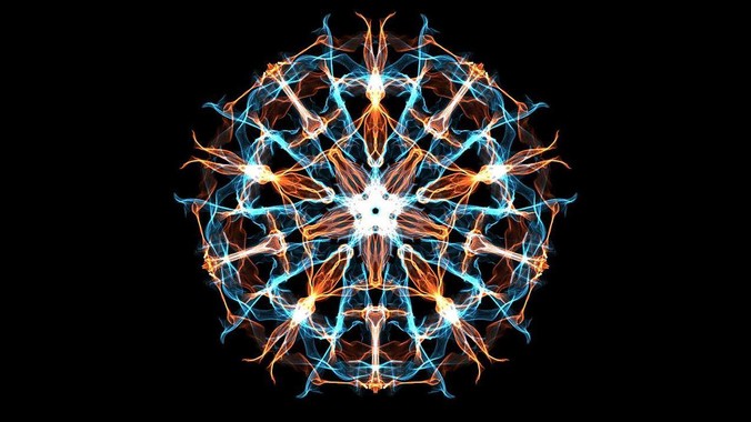 喊老公给娃穿裤子，喊不动，我把裤子扔在玩游戏的他的头上，他把电脑砸了，我该怎么处理?